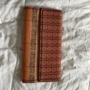 Theodora & Callum clutch by Stuart Weitzman